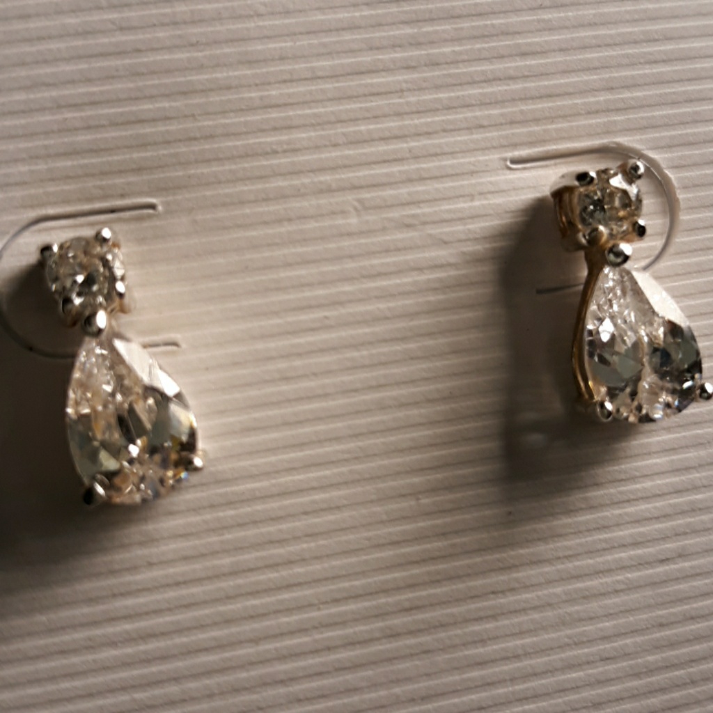 Rhinestone Stud Earrings 18$